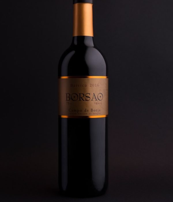 Photo by Isaac Quesada 2014 Borsao wine bottle